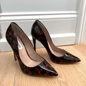 Steve Madden tortoise brown pump